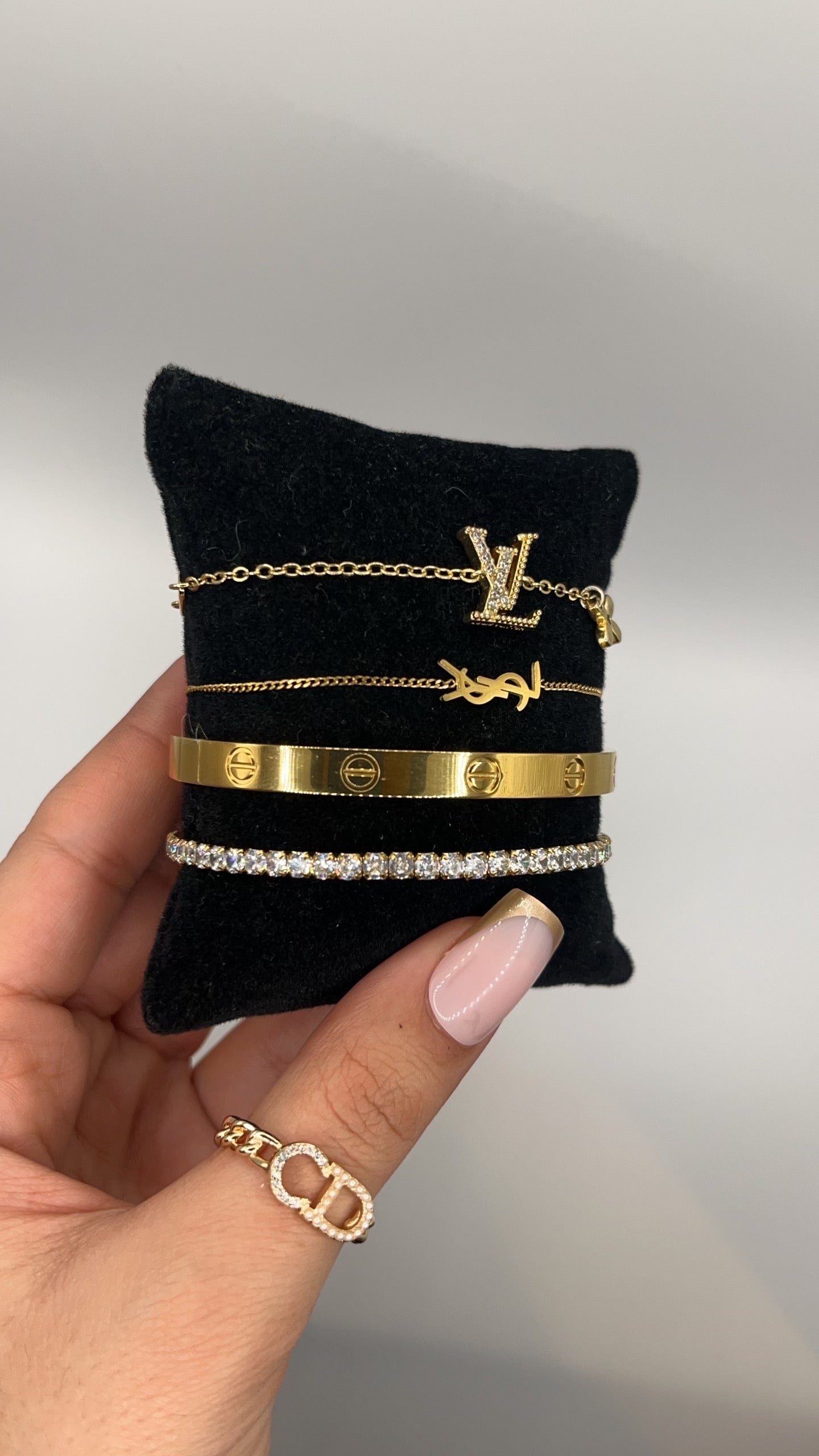 BEST-SELLING SET