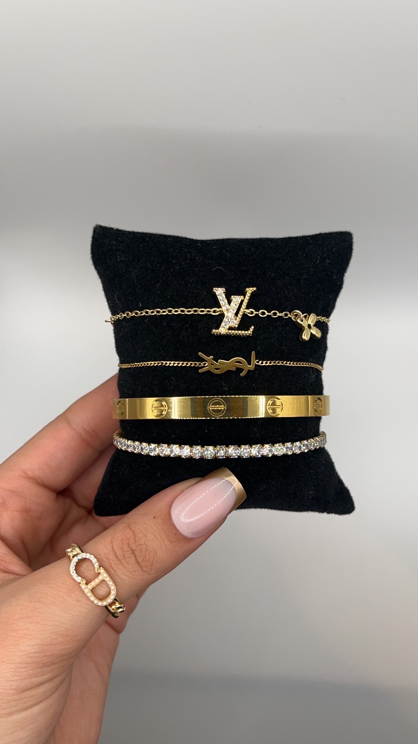BEST-SELLING SET
