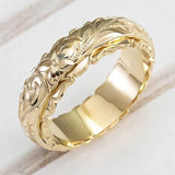 Antique Gold Flower Ring with carved floral band